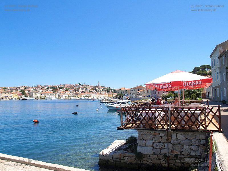 R�ckweg vom Motorschiff Marina in den Hafen von Mali Losinj