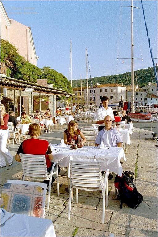 Reisegruppe B�hner in Erwartung eines Festmahls im Hafen von Veli Losinj :-)